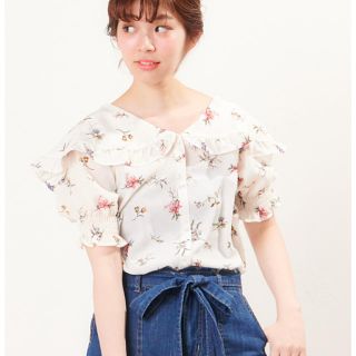 ナチュラルクチュール(natural couture)のナチュラルクチュール 花柄ブラウス 🌸(シャツ/ブラウス(長袖/七分))