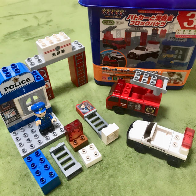 ブロックラボ 完売品 アンパンマンパン パトカー 消防車 レゴ バケツ 美品 キッズ/ベビー/マタニティのおもちゃ(知育玩具)の商品写真