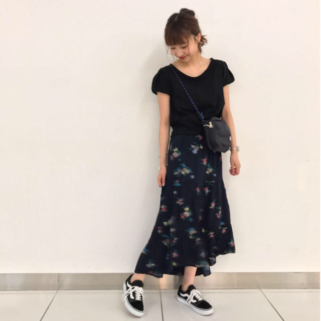Kastane(カスタネ)の最安値♡花柄ティアードスカート♡ブラック レディースのスカート(ロングスカート)の商品写真