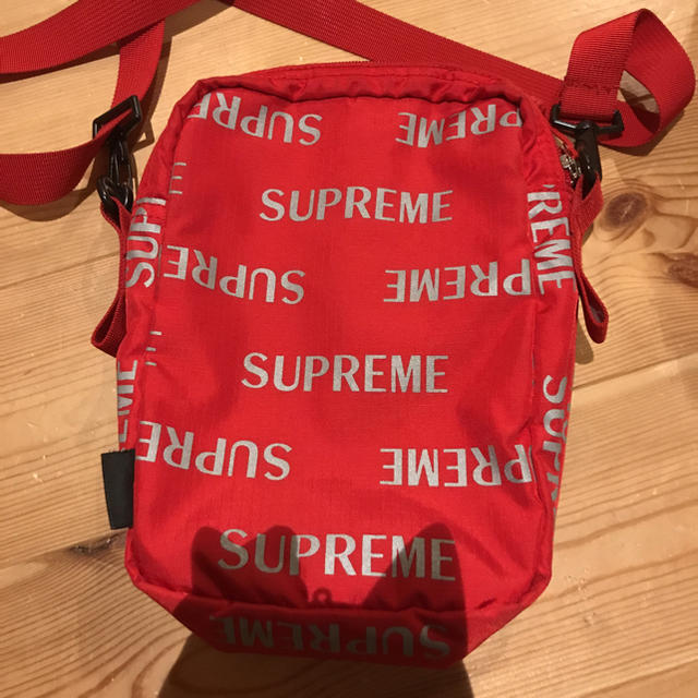 Supreme(シュプリーム)のシュプリームショルダー メンズのバッグ(ショルダーバッグ)の商品写真