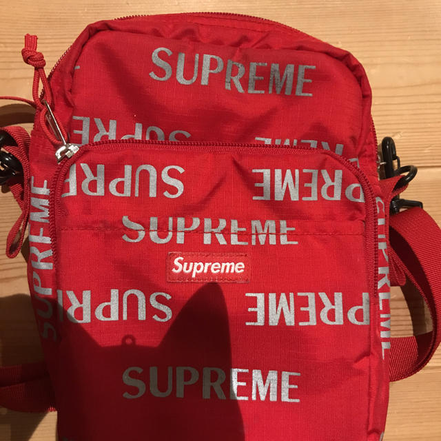 Supreme(シュプリーム)のシュプリームショルダー メンズのバッグ(ショルダーバッグ)の商品写真