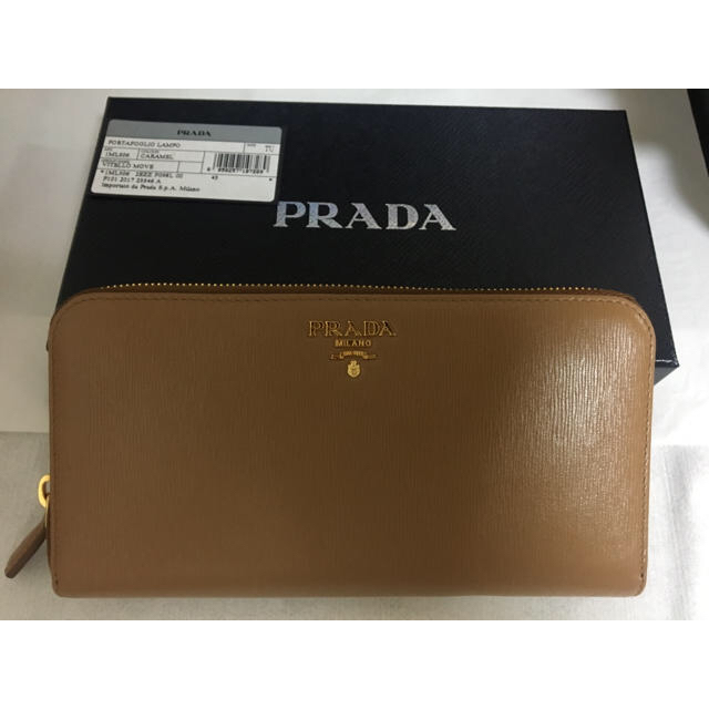 PRADA(プラダ)の【なつみーる1121様専用】PRADA 長財布 レディースのファッション小物(財布)の商品写真