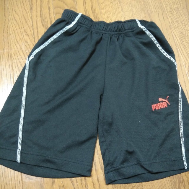 PUMA(プーマ)のプーマ　ハーフパンツ130㌢ キッズ/ベビー/マタニティのキッズ服男の子用(90cm~)(パンツ/スパッツ)の商品写真