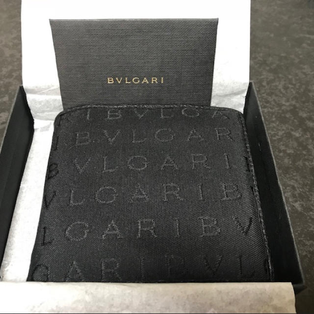 BVLGARI　ロゴマニア折り畳み財布