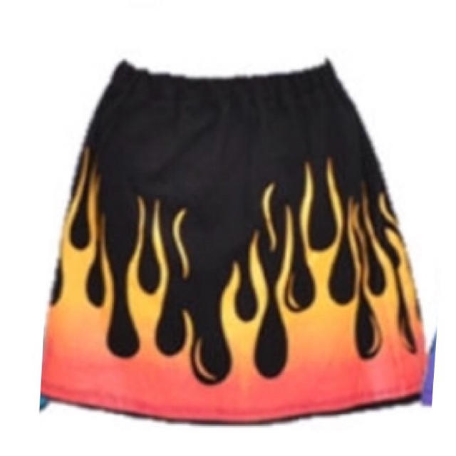 FUNKY FRUIT(ファンキーフルーツ)の燃え盛る焔パターン柄スカート レディースのスカート(ミニスカート)の商品写真