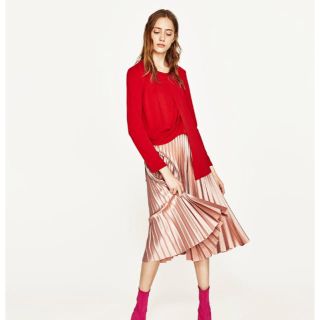 ザラ(ZARA)のZARA 新品未使用 ミディ丈プリーツスカート(ひざ丈スカート)