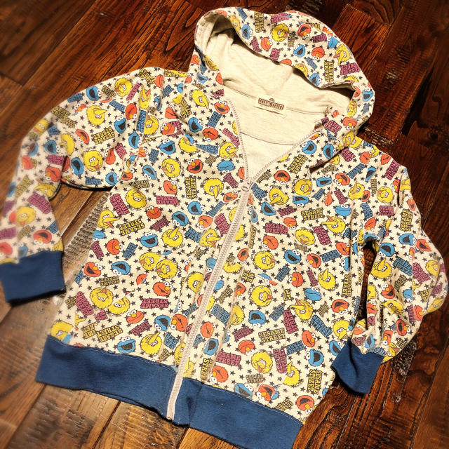 SESAME STREET(セサミストリート)のKIDS☆パーカー☆150size キッズ/ベビー/マタニティのキッズ服男の子用(90cm~)(ジャケット/上着)の商品写真