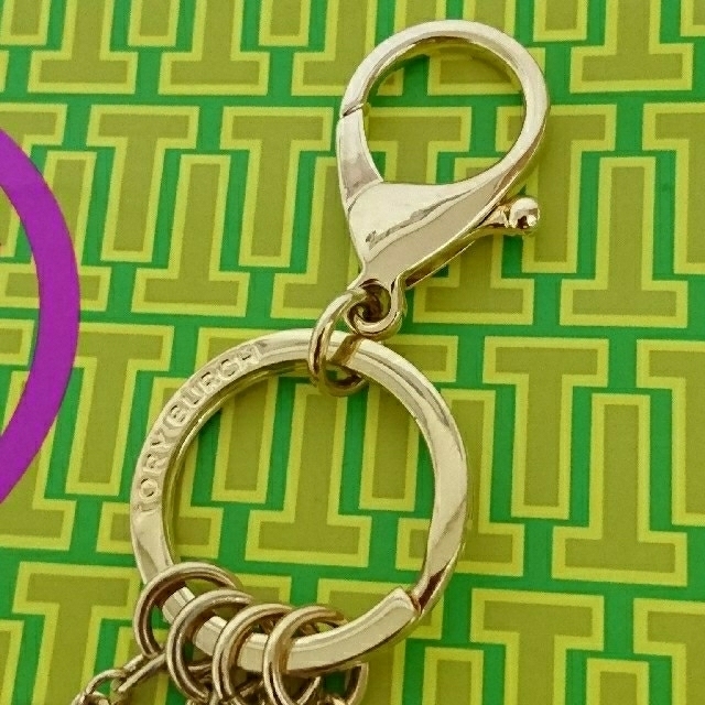 Tory Burch(トリーバーチ)の【20日迄限定値下げ】トリーバーチ チャーム スプリット キーリング レディースのファッション小物(キーホルダー)の商品写真