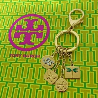 新品 トリーバーチ TORY BURCH キーホルダー ティービー トリーシルバー