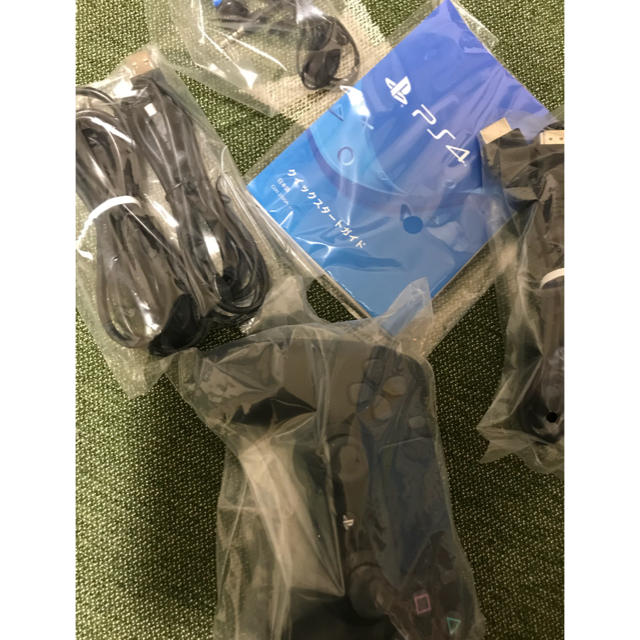 PlayStation4(プレイステーション4)のプレステーション4 エンタメ/ホビーのゲームソフト/ゲーム機本体(家庭用ゲーム機本体)の商品写真