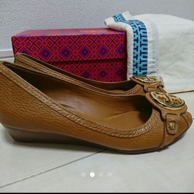 Tory Burch - トリーバーチ オープントウパンプス キャメル 未使用の
