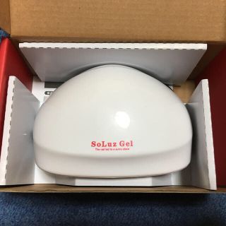 【Soluz GEL】ライトとネイルカラーと付属品セット(ネイル用品)