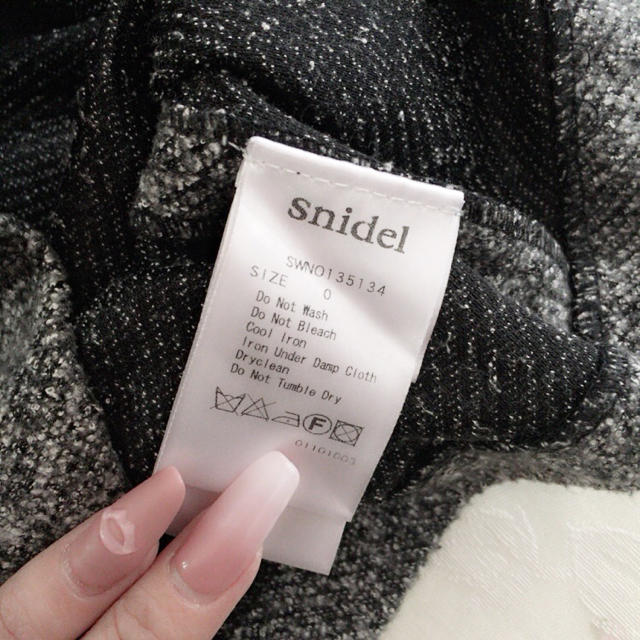 SNIDEL(スナイデル)のsnidel フリルスリーブニットコンビロンパース レディースのパンツ(オールインワン)の商品写真