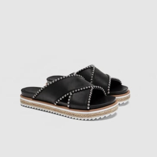 ZARA ビーズ付き スライドサンダル 35 rgtc-me.com ZARA ビーズ付きスライドサンダル ボールチェーン