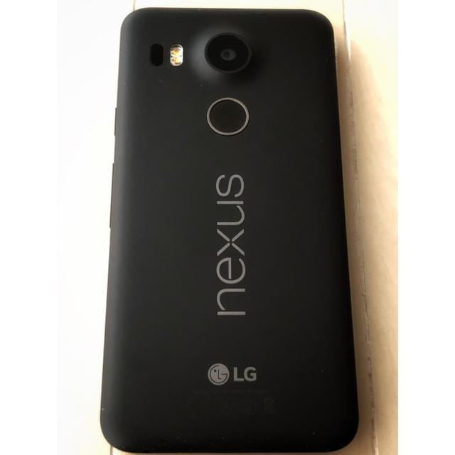 LG Electronics(エルジーエレクトロニクス)のNexus 5X 32GB ブラック SIMフリー中古美品 スマホ/家電/カメラのスマートフォン/携帯電話(スマートフォン本体)の商品写真
