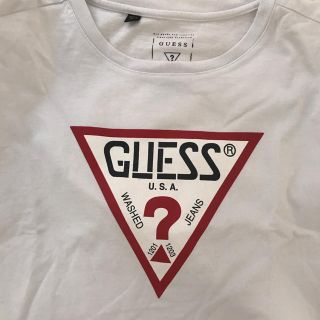 ゲス(GUESS)のGUESS ショート丈トップス(Tシャツ(半袖/袖なし))