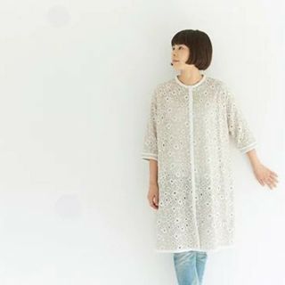 ミナペルホネン(mina perhonen)のミナペルホネン  light net 刺繍コート 38(スプリングコート)