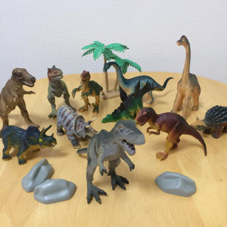 恐竜　人形　セット