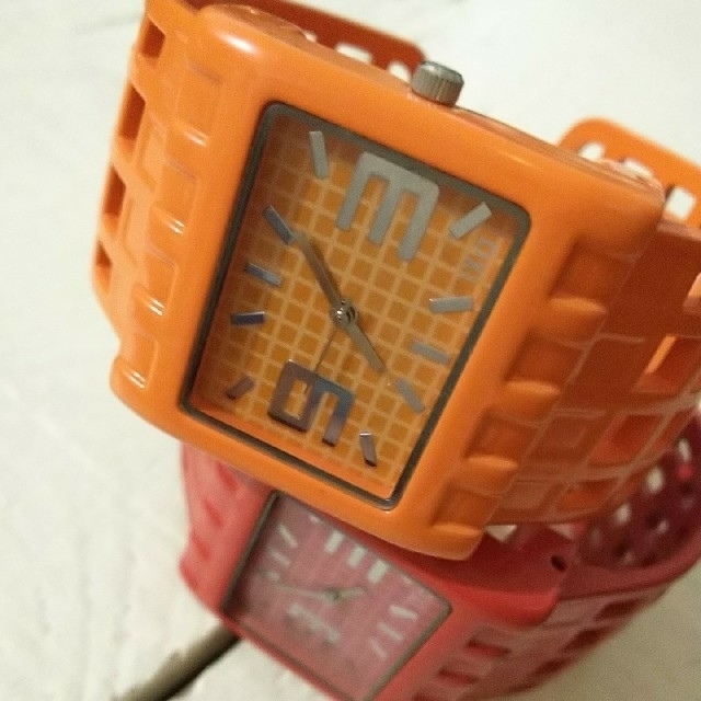 【2点セット】時計   red    orange レディースのファッション小物(腕時計)の商品写真