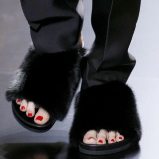 特別プライス セリーヌCeline 激レアファーサンダル37 新品 - 通販