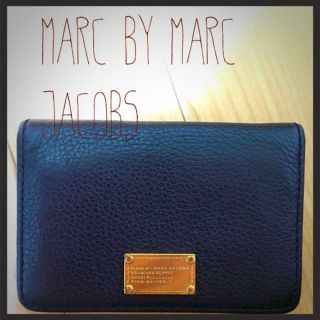 マークバイマークジェイコブス(MARC BY MARC JACOBS)の！MARC BYブラックカードケース (名刺入れ/定期入れ)