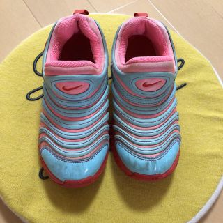 ナイキ(NIKE)のNIKE ダイナモフリー  19cm 白猫さま(スニーカー)