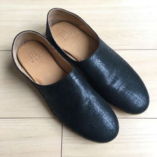 ヤエカ(YAECA)のque shoes プレーン 黒レザー M(スリッポン/モカシン)