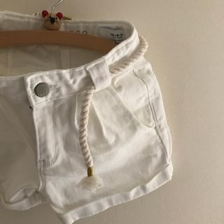 ギャップキッズ(GAP Kids)のにえな様専用♡gap ロープベルトとゴールドステッチのパンツ 130(パンツ/スパッツ)