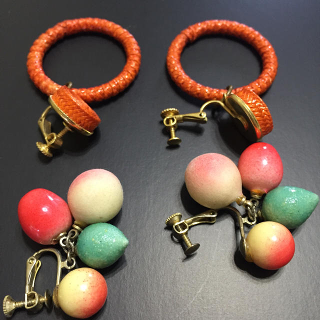 訳パーツ使って下さい♡レトロイヤリング♡修復も可能♡珍しいイヤリング ハンドメイドの素材/材料(各種パーツ)の商品写真