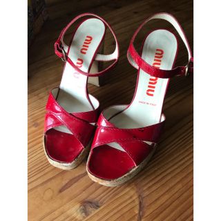 ミュウミュウ(miumiu)のmiumiu サンダル コルク(サンダル)