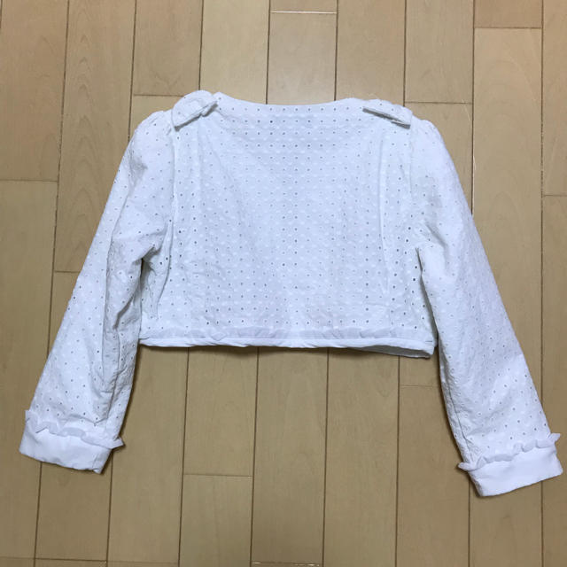 BeBe(ベベ)のボレロ カーディガン キッズ/ベビー/マタニティのキッズ服女の子用(90cm~)(カーディガン)の商品写真