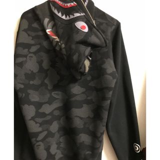 アベイシングエイプ(A BATHING APE)のシャークパーカー Mサイズ(パーカー)