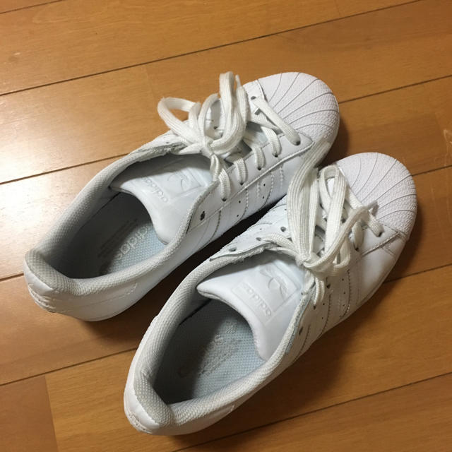adidas(アディダス)のアディダススーパースター★23.5センチ★白 レディースの靴/シューズ(スニーカー)の商品写真