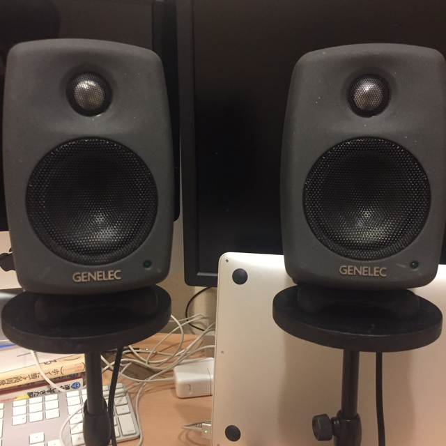 送料無料 Genelec 6010a 卓上スタンド イギリス モニタースピーカー