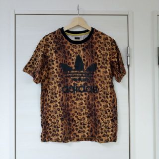 アディダス(adidas)のadidas　Tシャツ(Tシャツ/カットソー(半袖/袖なし))