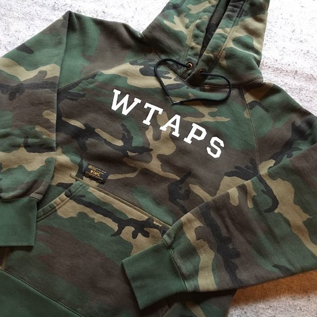 W)taps(ダブルタップス)のwtaps camo柄 foodie メンズのトップス(パーカー)の商品写真