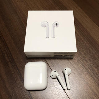 アップル(Apple)の【超美品】Air pods (箱付き)(ヘッドフォン/イヤフォン)