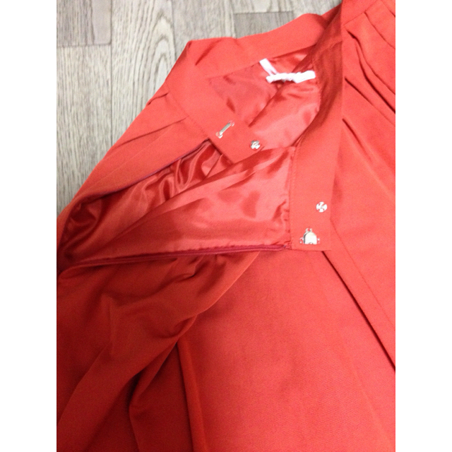 Techichi(テチチ)の新品 テチチ グログラン タックスカート レディースのスカート(ひざ丈スカート)の商品写真