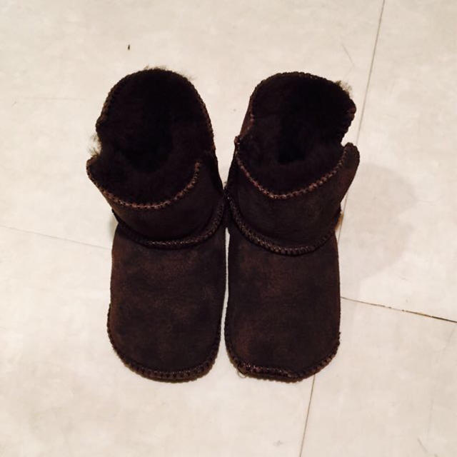 UGG(アグ)のUGG ベビーブーツ キッズ/ベビー/マタニティのキッズ靴/シューズ(15cm~)(その他)の商品写真