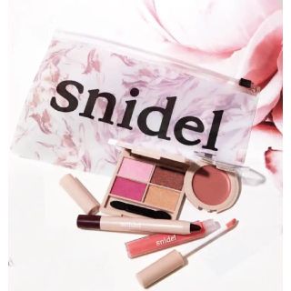 スナイデル(SNIDEL)の【新品】snidel ☆ コスメ＆花柄ポーチセット(コフレ/メイクアップセット)