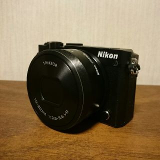 ニコン(Nikon)のNikon1  J5  レンズキット  ニコン(ミラーレス一眼)