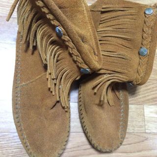 ミネトンカ(Minnetonka)の定番の靴です(ローファー/革靴)