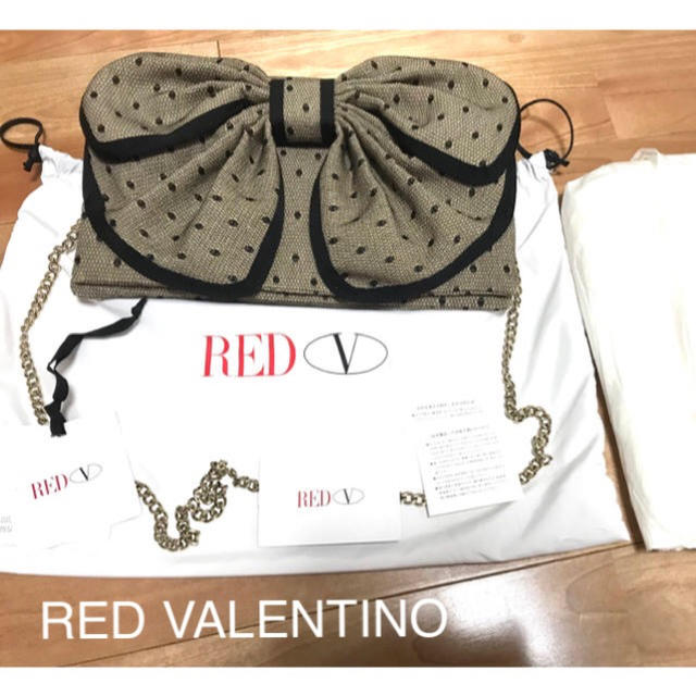 RED VALENTINO(レッドヴァレンティノ)のRED VALENTINO クラッチショルダーバッグ  チェーン付き 新品未使用 レディースのバッグ(ショルダーバッグ)の商品写真