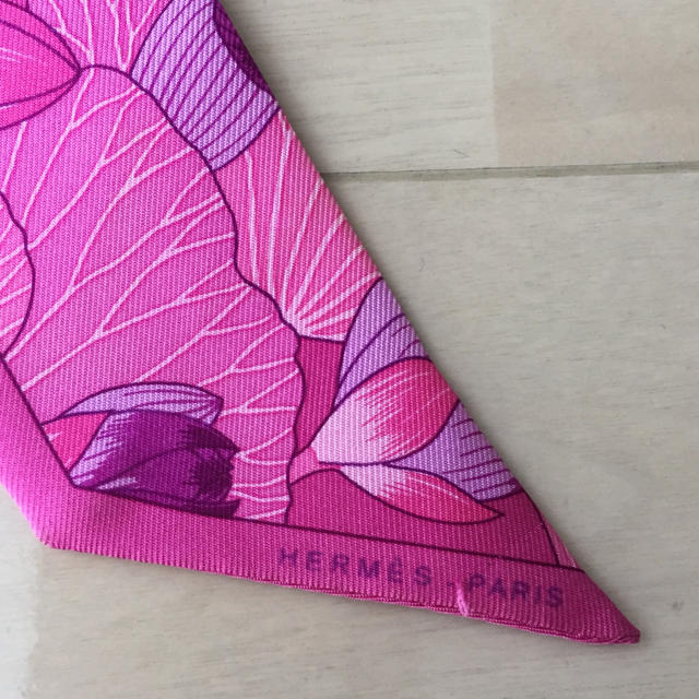 Hermes(エルメス)の【tyun様専用】エルメス リボンスカーフ HERMES レディースのファッション小物(バンダナ/スカーフ)の商品写真