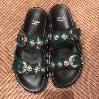 トーガ(TOGA)のTOGA 18ss スタッズサンダル 40 箱付き トーガ (サンダル)