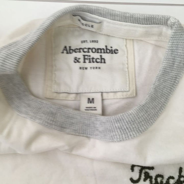 Abercrombie&Fitch(アバクロンビーアンドフィッチ)のAbercrombie & FitchメンズTシャツ厚手USAサイズM着用感あり メンズのトップス(その他)の商品写真