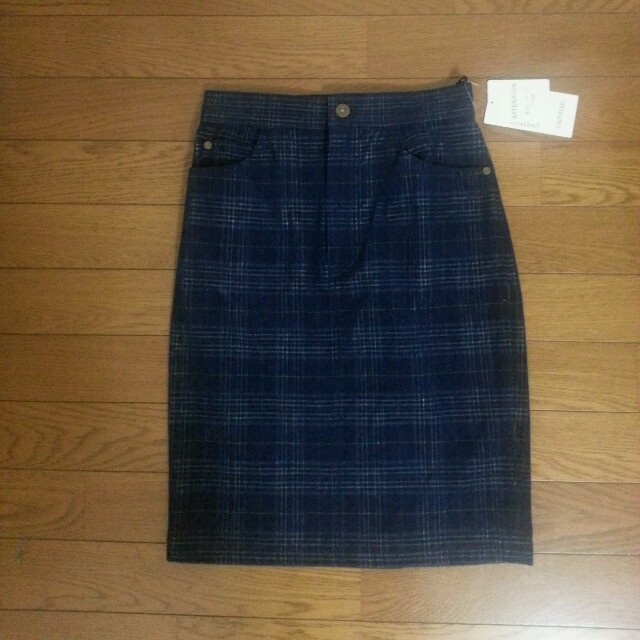 UNTITLED(アンタイトル)のアンタイトル☆新品コーデュロイスカート レディースのスカート(ひざ丈スカート)の商品写真