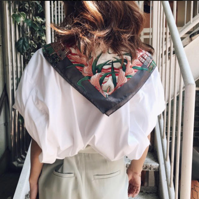 Ameri VINTAGE(アメリヴィンテージ)のAmeri♡WHIP SLEEVE TOP▶︎WHT レディースのトップス(シャツ/ブラウス(半袖/袖なし))の商品写真