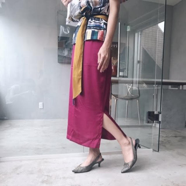 Ameri VINTAGE(アメリヴィンテージ)の週末値下げ！Ameri♡SIDE SLIT PENCIL SKIRT▶︎PNK レディースのスカート(ロングスカート)の商品写真