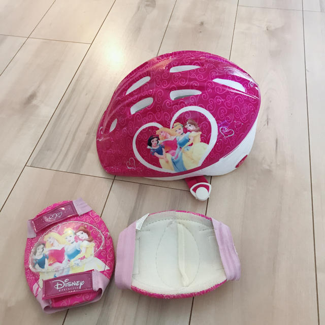 Disney(ディズニー)の【Disneyプリンセス】中古 自転車用安全子供防具👑💍💖 自動車/バイクのバイク(ヘルメット/シールド)の商品写真